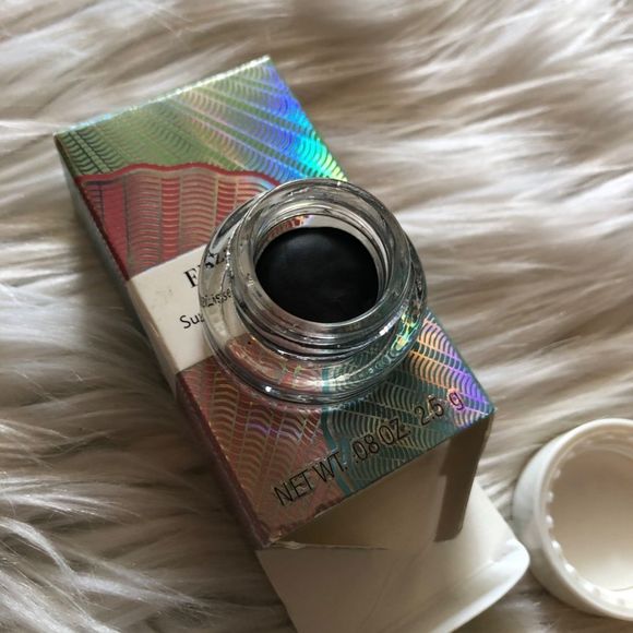 Elizabeth Arden Pearls Gel Eyeliner - Picture 2 of 4